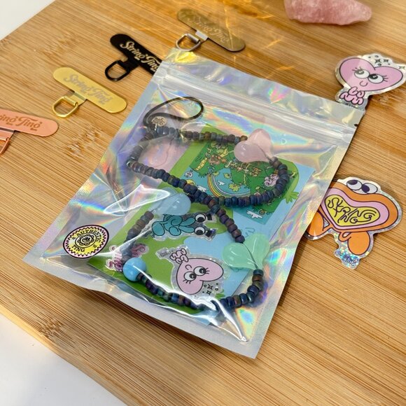 String Ting Pastel Hearts Beaded Phone Wristlet - Picture 5 of 5